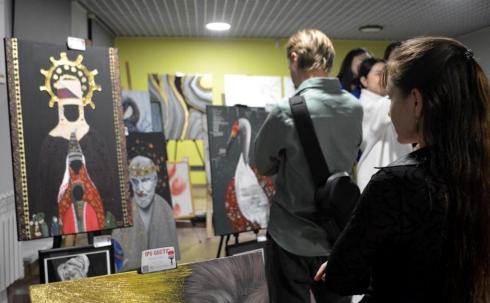 Как в Центре Урбанистики Караганды прошла выставка современных городских художников. Фоторепортаж