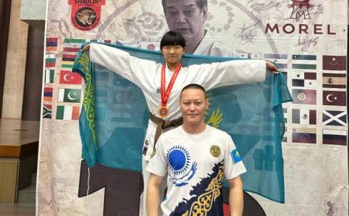 Юная спортсменка из Балхаша завоевала золото на чемпионате мира по карате в Японии