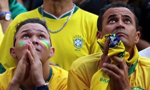 Футболист сборной Аргентины плюнул в бразильцев