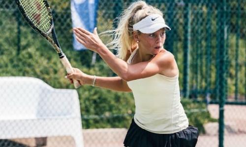 Сменившая гражданство России 14-летняя теннисистка покоряет свой первый турнир среди взрослых