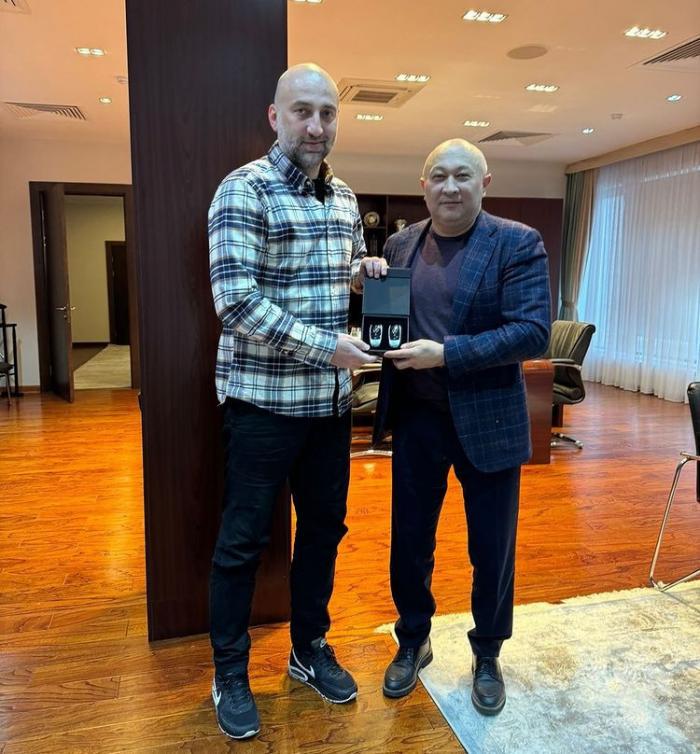 Наставник сборной Казахстана получил дорогой подарок за лучший отбор в истории