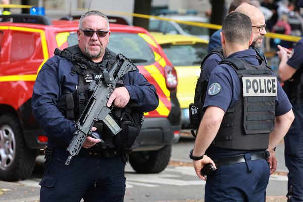 Во французском городе Роман-сюр-Изер прошли беспорядки из-за убийства подростка