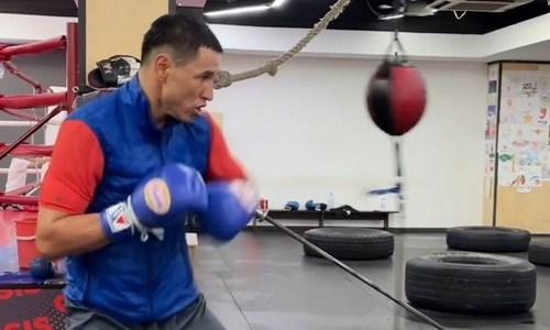 Чемпион мира из Казахстана показал свою тренировку перед боем за два титула. Видео
