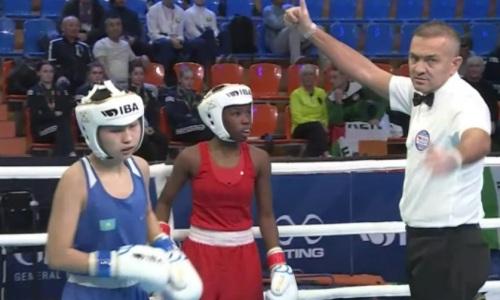 Видео боя Казахстана с нокаутом за медаль юниорского ЧМ-2023 по боксу