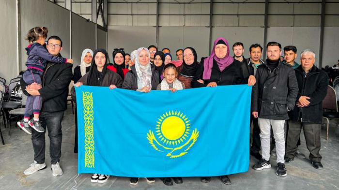 Борт, доставивший гуманитарный груз палестинцам, вывез на родину казахстанцев
                10 декабря 2023, 19:59