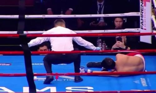 Казахстанский боксер в первом раунде жестко вырубил соперника. Видео