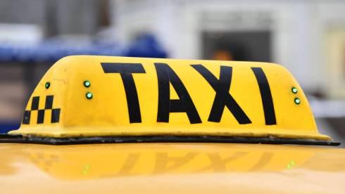 665 нелегальных таксистов задержали транспортные полицейские с начала года
