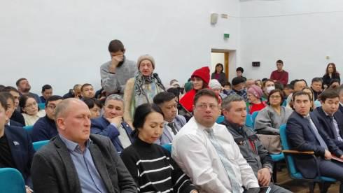 На встрече с акимом Темиртау жители снова жаловались на отопление