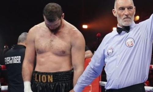 Испугавшийся казахстанца российский боксер сломал руку