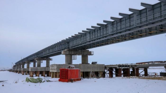 Технологический мост соединил два берега Бухтарминского водохранилища
                29 декабря 2023, 15:03