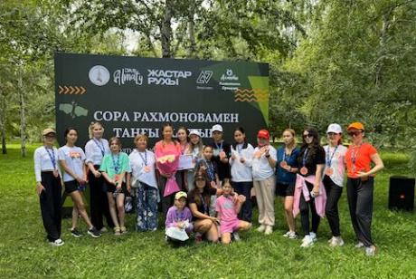 Девушка-боец Сора Рахмонова провела мастер-класс в Алматы