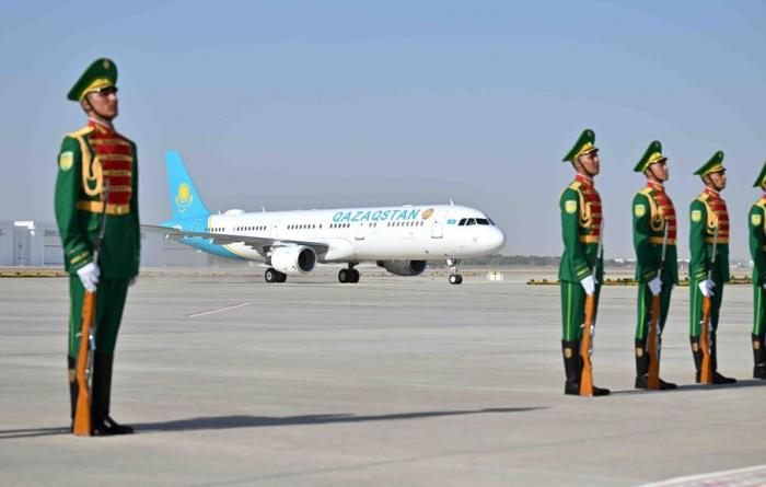 Президент прибыл с официальным визитом в Туркменистан