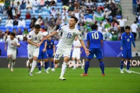 В Узбекистане узнали последствия трансфера Файзуллаева в Турцию