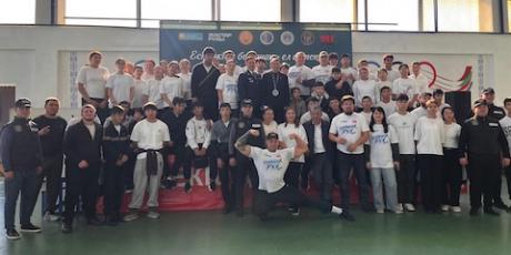 «Чемпионский дух»: молодежь Алматинской области вышла на тренировку с чемпионами