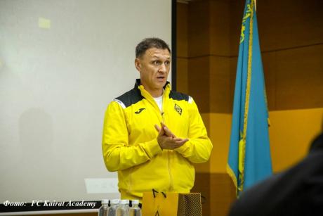 Футболисты Кайрата вылетели в Данию. Алматинская полиция тоже