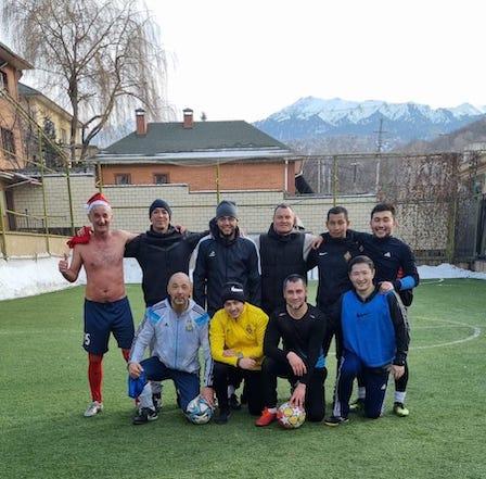 В Новый год после заряда и вдохновения от футбола: раимбековцы верны своей традиции