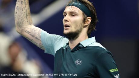 Бублик стартовал с победы в Гонконге