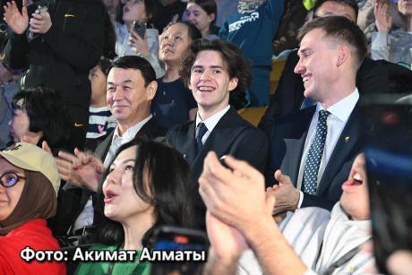 Аким Алматы поздравил Михаила Шайдорова с историческим золотом