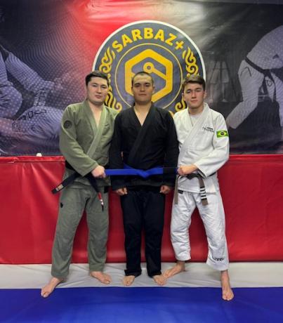 Sarbaz+: первый участник проекта получил синий пояс по джиу-джитсу