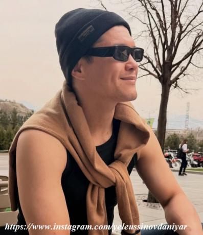 Тренировки по-семейному: Данияр Елеусинов заменил штангу сыном